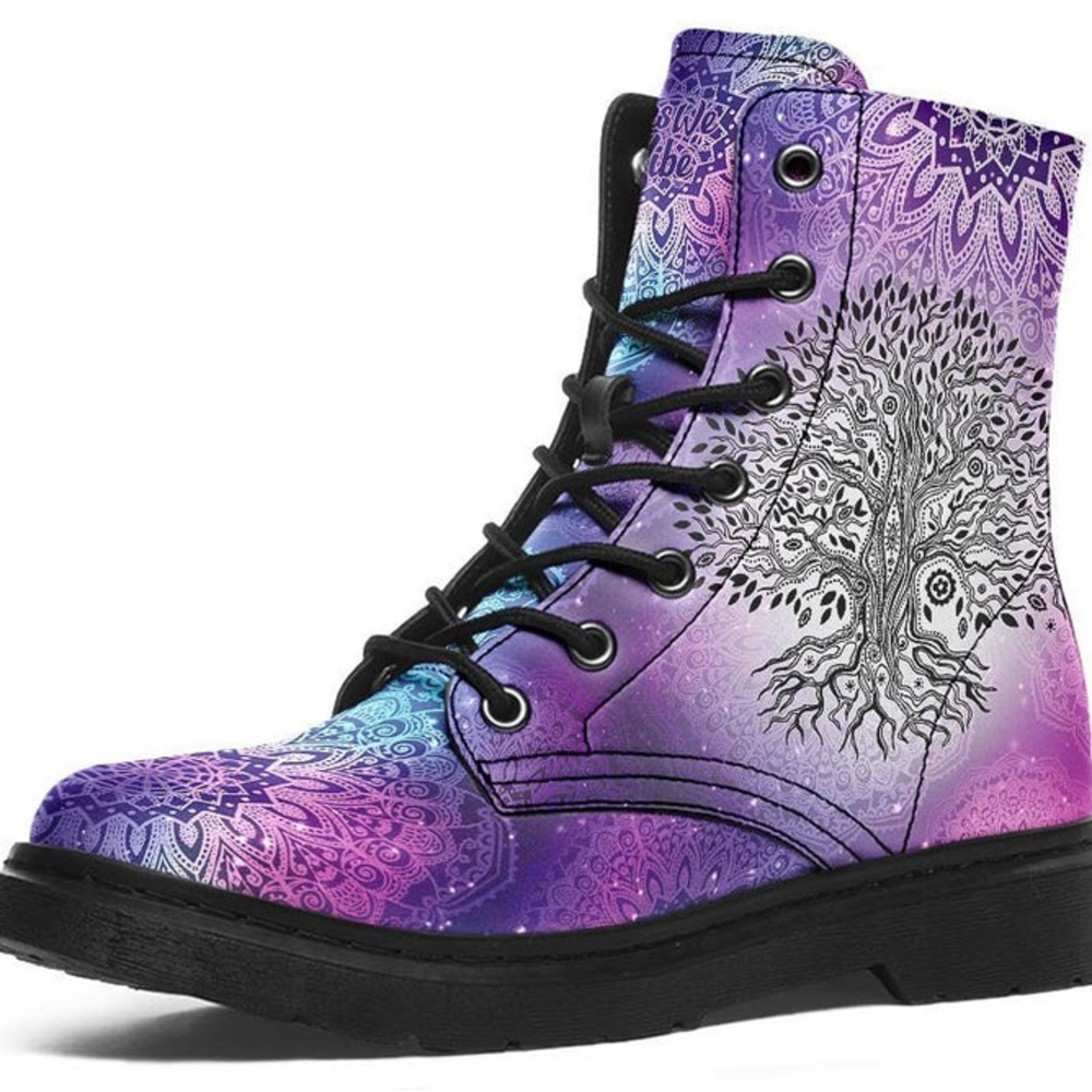 Brand New Never worn “Tree of Life” Yes We Vibe Boots Sz 7W